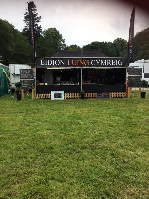 Dyna ddiwedd Steddfod Sir Conwy! Diolch i’n holl gwsmeriaid am eich cefnogaeth a’ch canmoliaeth...braint oedd cael arlwyo yn y #PentreBwyd. 🍔🥩Diolch i’n staff hollol ffantastig am eich gwaith caled- seibiant rwan Diolch i <a href="/eisteddfod/">eisteddfod</a> am y cyfle a’r profiad <a href="/HybuCigCymru/">HCC</a> #luing