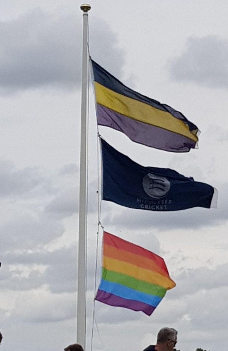 Rainbow Laces day,and flag on show @radlettcc for @Middlesex_CCC vs @Gloscricket today.