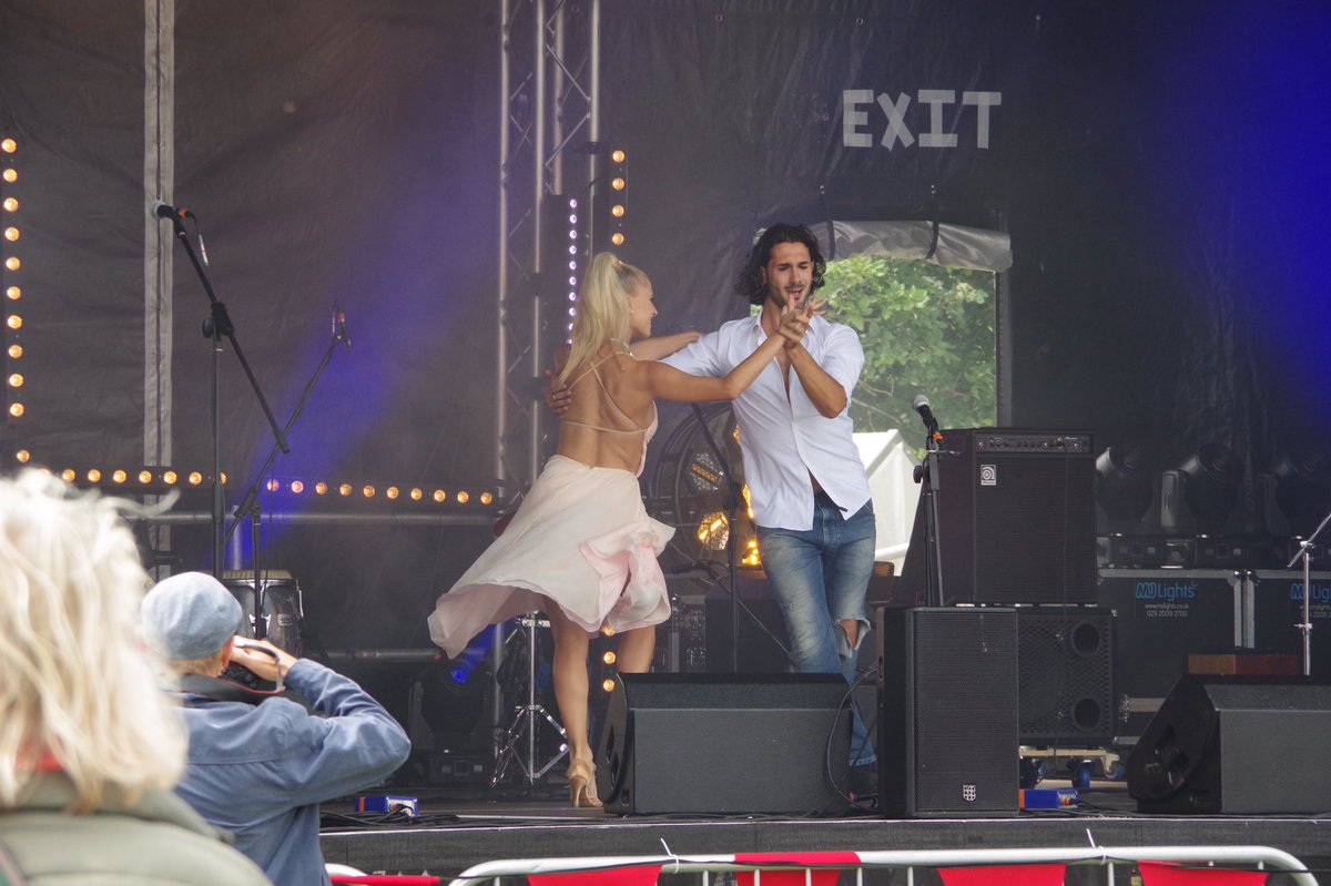 westdeangardens's tweet photo. Fantastic to be joined by Strictlyโs @grazianodiprima and @giadalini What a performance!
#chillifiesta #westdeangardens https://t.co/F7JrGihfwA