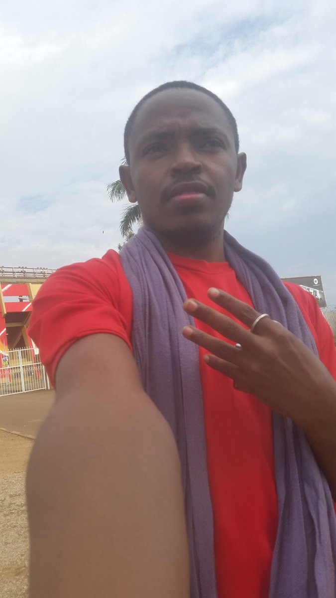 NuwamanyaInoce1's tweet photo. #ManUnit funs๐ wea a u ..just got excited about EPL ...Chelsea funs hide early ๐๐๐๐ https://t.co/hP3Ud2k9cw