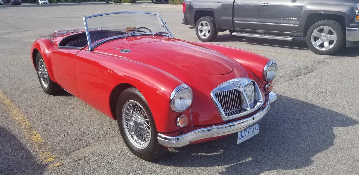 YYCKit's tweet photo. Enjoying #carandcoffee by Hagerty Insurance. what a #beautifulworld it would be if everyone drives #classiccars
#nostalgia #realdrivers #3pedalsnoproblem https://t.co/bHXkFX0yAh