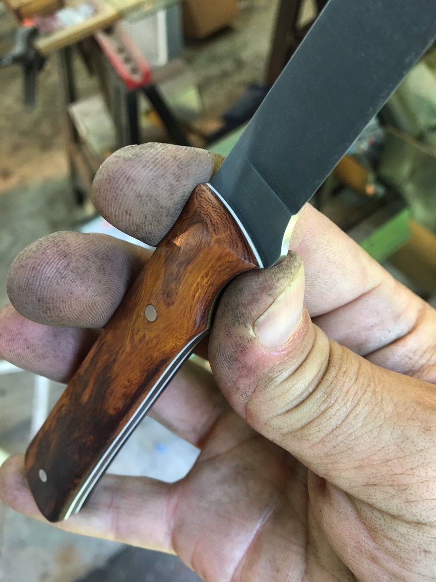 blgoode's tweet photo. Ironwood popping this morning #bgoodeknives #kitchenknives #backpackinglight #edcknives https://t.co/DfLIdavBlb