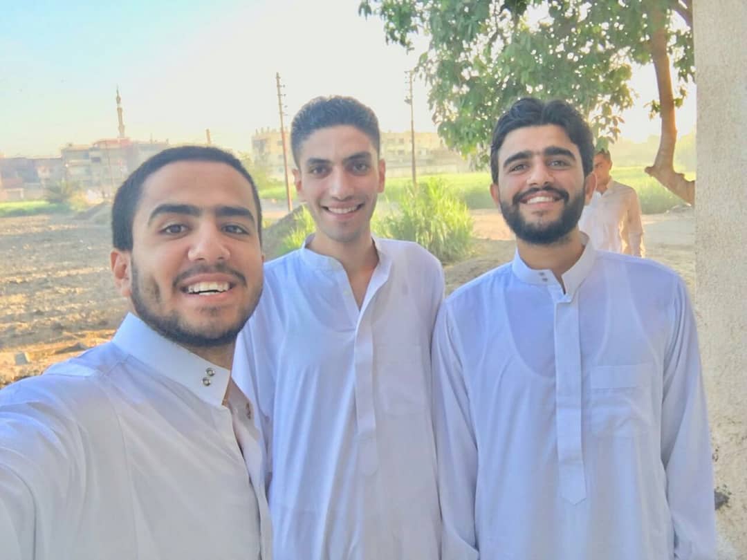 nassersaid55's tweet photo. ولا ولا... ادخل قولها العيد الجاي تكون تشويحتنا في حلة واحدة 😁😁😁😂😂😂 
نتشتك بلوك أني آسف 😅😅😅 
#Happy_3eed🐐🐃 https://t.co/PsnYnQ52Cj