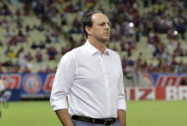 ⚽️ Ceni se despede do elenco do Fortaleza e deve ser oficializado pelo Cruzeiro nas próximas horas: itatiaia.com.br/noticia/ceni-s…