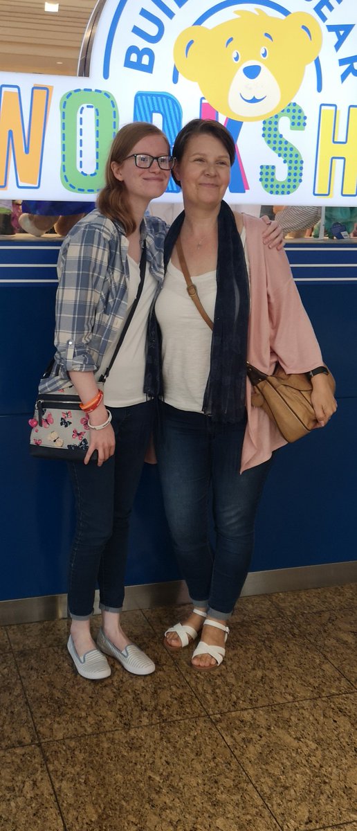 JessVlogsForCL's tweet photo. I wanted to share something special with you all:

Anyone who watched my vlogs will know that I shared @Nelly_939598's amazing story, and I mentioned her a lot throughout the year. Well, today we finally got to meet! This is why I do what I do for @CureLeukaemia. #CLFamily ❤️🥰 https://t.co/uIX7VHM6GL