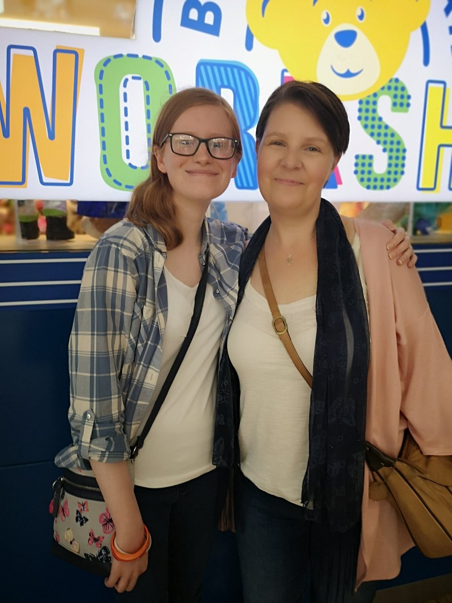 JessVlogsForCL's tweet photo. I wanted to share something special with you all:

Anyone who watched my vlogs will know that I shared @Nelly_939598's amazing story, and I mentioned her a lot throughout the year. Well, today we finally got to meet! This is why I do what I do for @CureLeukaemia. #CLFamily ❤️🥰 https://t.co/uIX7VHM6GL