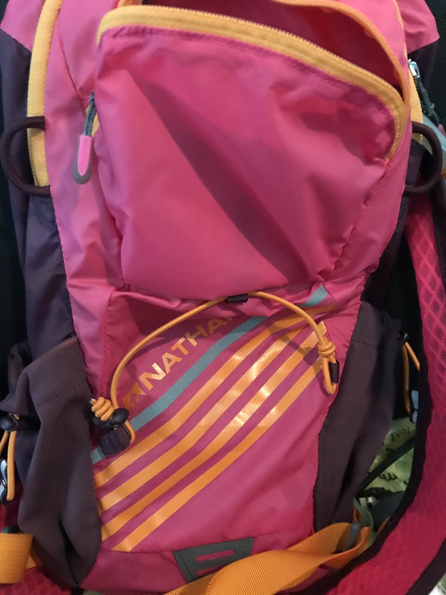 SarahRiveraSTEM's tweet image. Today’s conquest: learning the physics of a 2L hydration bladder. Gravity is not your friend when you’re trying to draw water up a tube and against the force. Week 2 of marathon training also finished! #marathonseason #terribleselfietaker