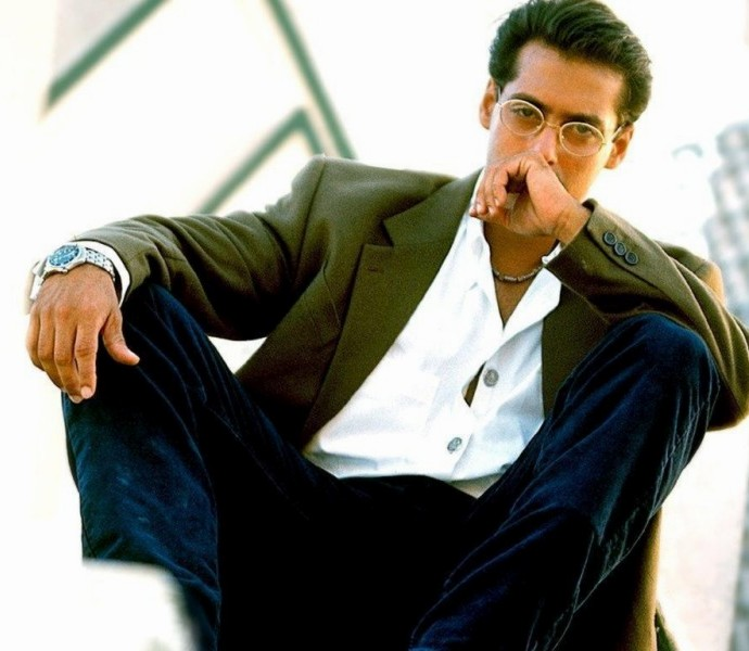 Iftykhan15's tweet photo. | "People will hate you, rate you, shake you and break you, but how strong you stand is What makes you!!"🖤 
@BeingSalmanKhan #100MSalmaniacsOnSocialMedia https://t.co/Kcf8MZqz58