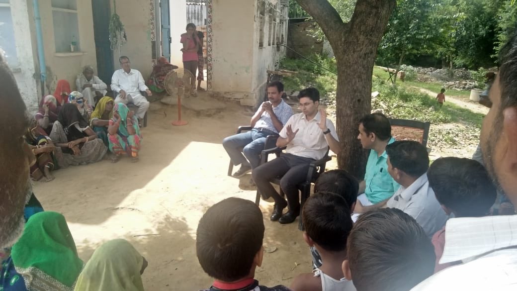 AlwarShakti's tweet photo. Collector Alwar interacted and appreciated the Women Members of Sakhi Milk Cooperatives Ltd at Moonpur, Ramgarh. With Support of @tatatrusts, NDDB, @AlwarIbtada; these women have been able to provide for their families. Kudos ! https://t.co/Vc8yFSzeVh