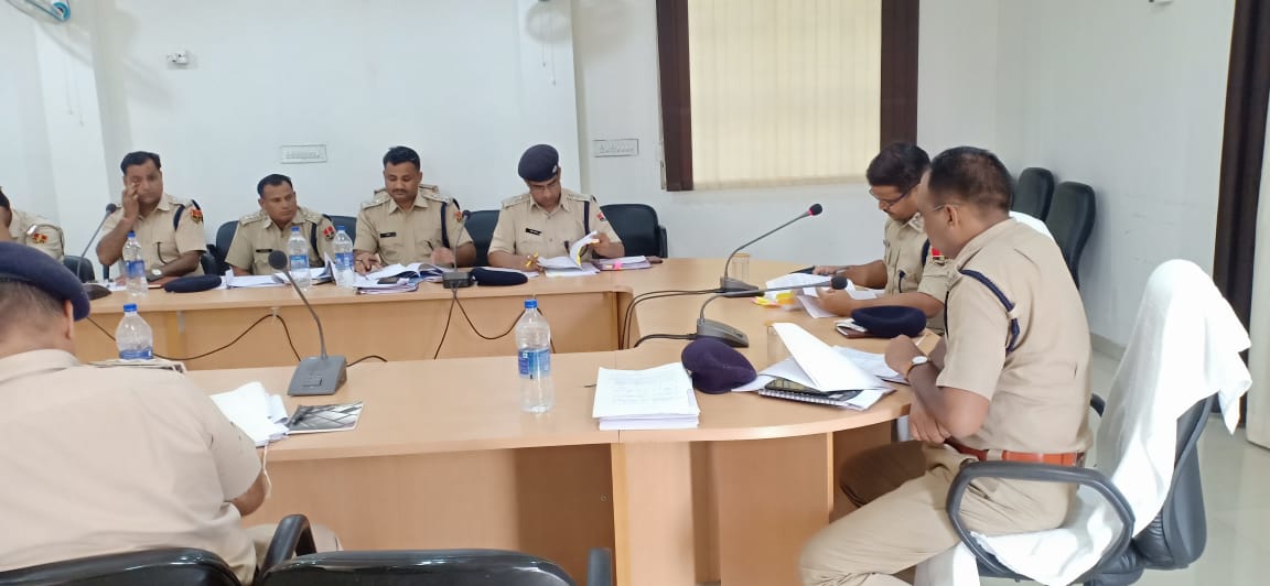 JhunjhunuPolice's tweet photo. #WeaponDrill and #FiringPractice of #AntiRiot weapons including #AgniVarsha done followed by #CrimeReviewMeeting
We are prepared to deal with any kind of law and order and crime.
Everyone has been directed to do #SensitivePolicing with #Frimness #Professionalism. https://t.co/f6Q7ZUKgEJ
