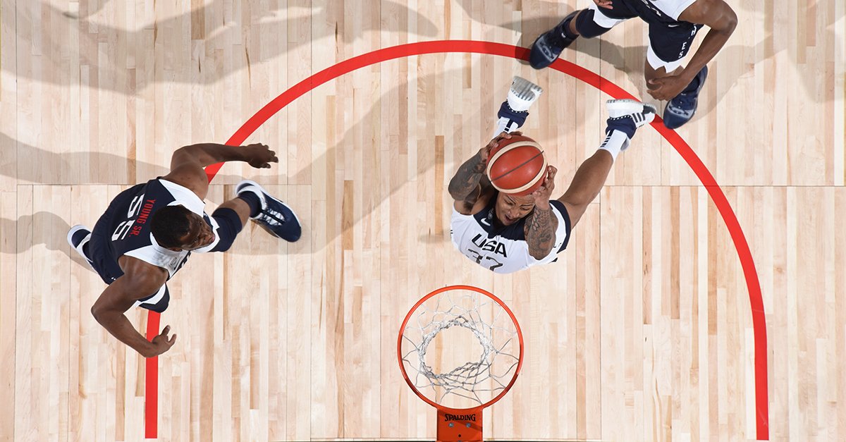 ATLHawks's tweet photo. 📸 𝘢𝘯𝘨𝘭𝘦𝘴 📸

@jcollins20_ x @usabasketball https://t.co/5GUhMIf7BP