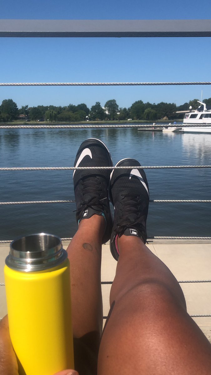 mshowellsays's tweet photo. Halfway to 6 miles on my morning walk with @JaisunMccormick! #countdownto34 https://t.co/pIvcTnCsXr