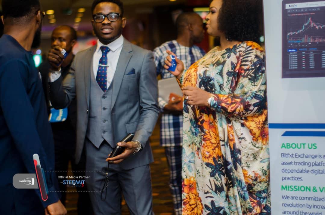 steeminnigeria's tweet photo. The State Government of Akwa Ibom, ably represented by this beauty and brains combined is interested in what we're offering #adoption #blockchain #blockchaintechnology #cryptocurrency #sin3 #crypto #nigeria #steemitinnigeria https://t.co/wVIxJaMpY8