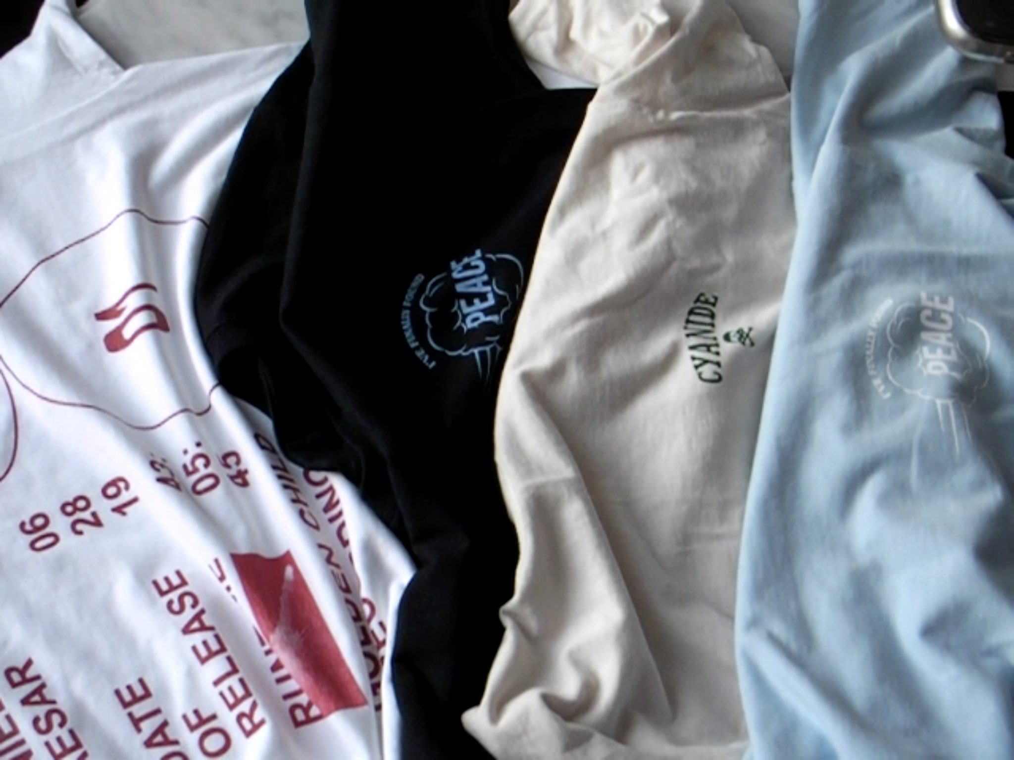 Daniel caesar merch deals