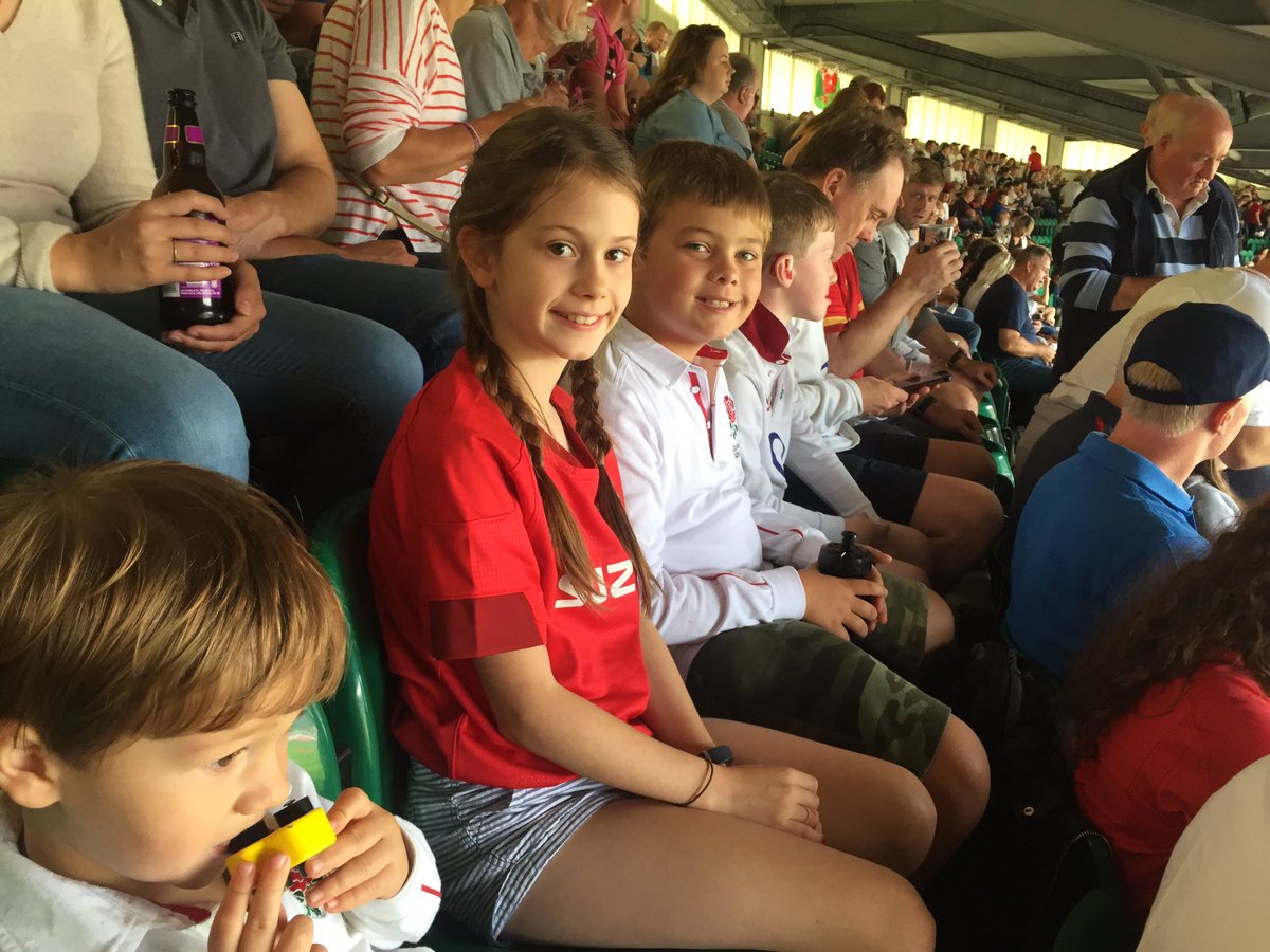 Tohultd's tweet photo. The kids are #lovingthisgame @EnglandRugby @Twickenhamstad @WorldRugby #CarryThemHome https://t.co/Mv7ropFUEV