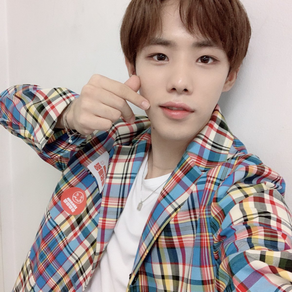 1team_twt's tweet photo. [#1TEAM #진우]
미니앨범 JUST의 막이 내렸습니다. 저는 여러분 덕에 너무나 행복했어요.여러분들은 어떠셨나요?항상 웃는 모습으로 다가와 주셔서 너무나 감사했습니다😊앞으로 함께 할 시간엔 지금보다 더 높이 날아갔으면 좋겠어요!! 이번 활동 응원 너무나 감사하고 금방 돌아올게요. 사랑합니다❤ https://t.co/MQ7Btkk6F9