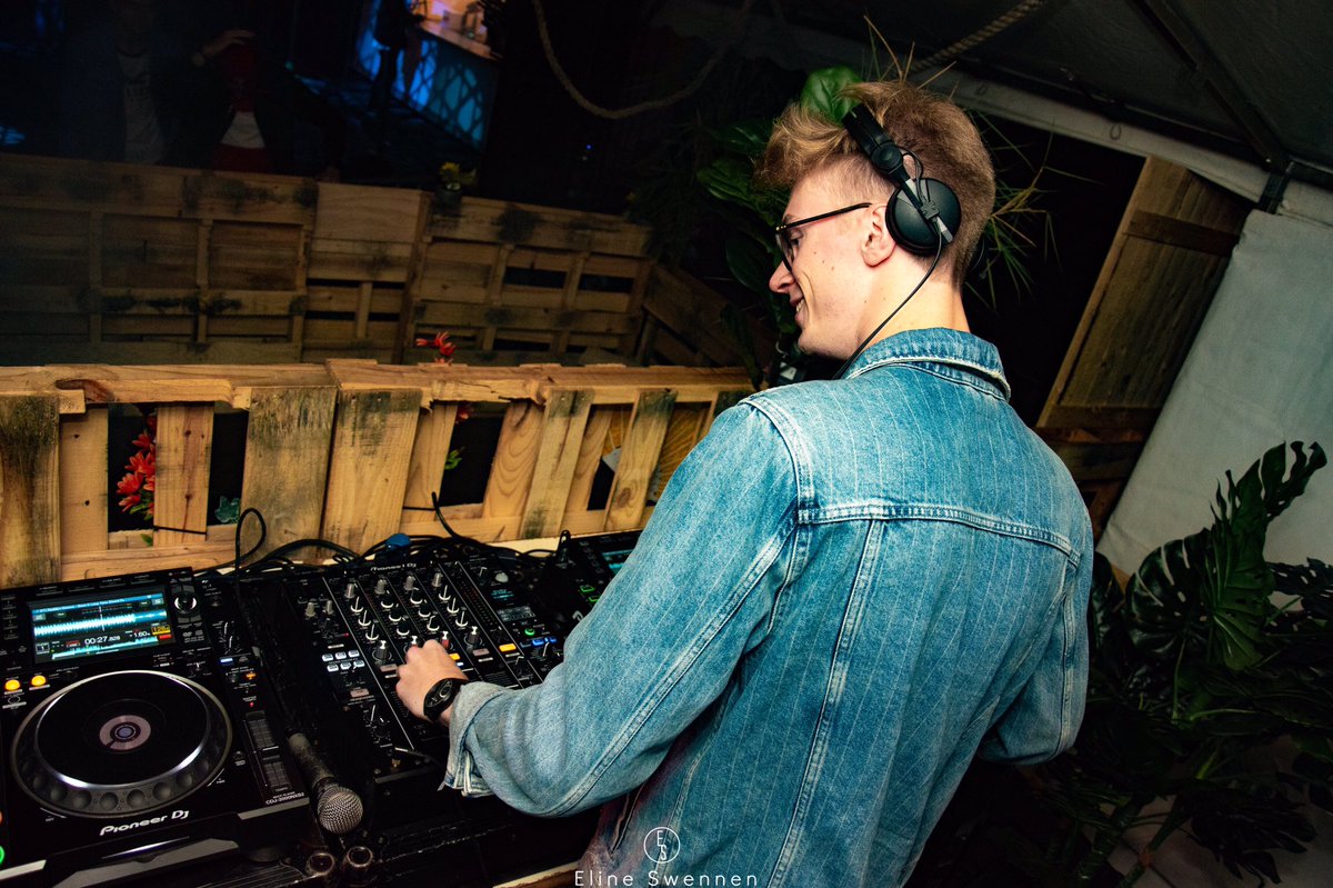 SwennenEline's tweet photo. About last Friday night ππΈ #Stiem #TropicalDreamsFestival https://t.co/utFjP8CosW