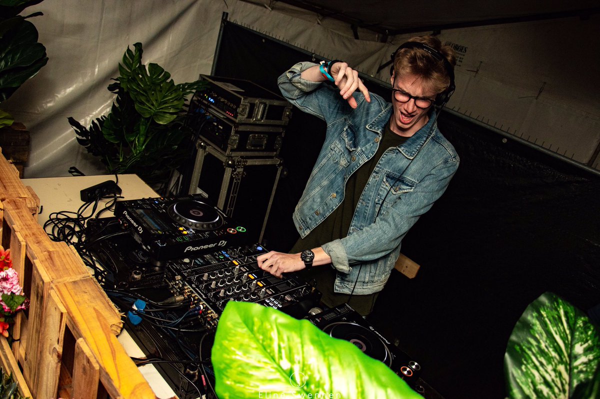 SwennenEline's tweet photo. About last Friday night ππΈ #Stiem #TropicalDreamsFestival https://t.co/utFjP8CosW