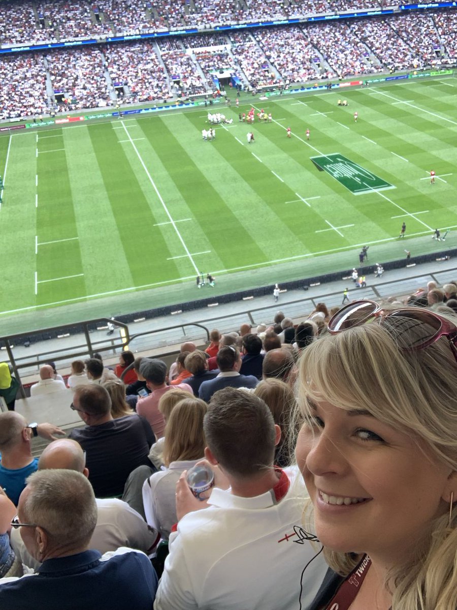 that_worksforme's tweet photo. Today its England vs Wales & we are here! ๐ด๓ ง๓ ข๓ ฅ๓ ฎ๓ ง๓ ฟ And in the @keithprowseuk Jess CEO loves it! And so does sprog3....first time heโs worn the English rose (future back row ๐) #weartherose #England #rugby #rose #gethislegs #babystars #dreambig #miles #flexit #workformums https://t.co/DVGieVBVcX