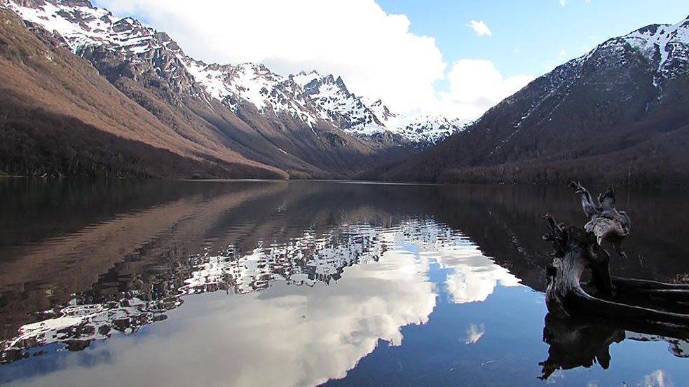 🌍 #LagoBagillt #Trevelin #Chubut 📍

☑️El Lago Bagillt se ubica a 1000 msnm, en medio de los bosques más prístinos de la región

☑️Es un sitio perfecto para trekking, avistaje de aves, reconocimiento de hongos y orquídeas

Ph 📸 Club Andino Trevelin 📌