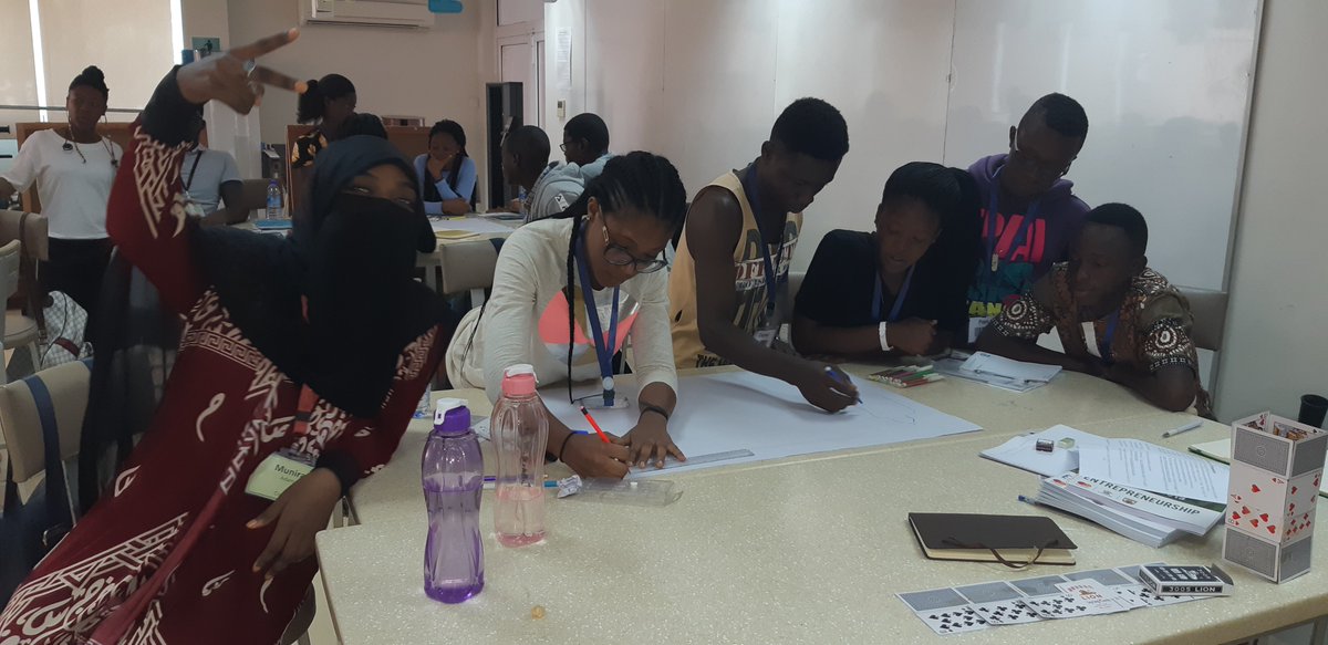 senaagbodjah's tweet photo. #AshesIX Week 2 has started here #atAshesi.
Participants in the entrepreneurship module are visualizing their expectations for the week using analogies! https://t.co/65PnZfMDaF