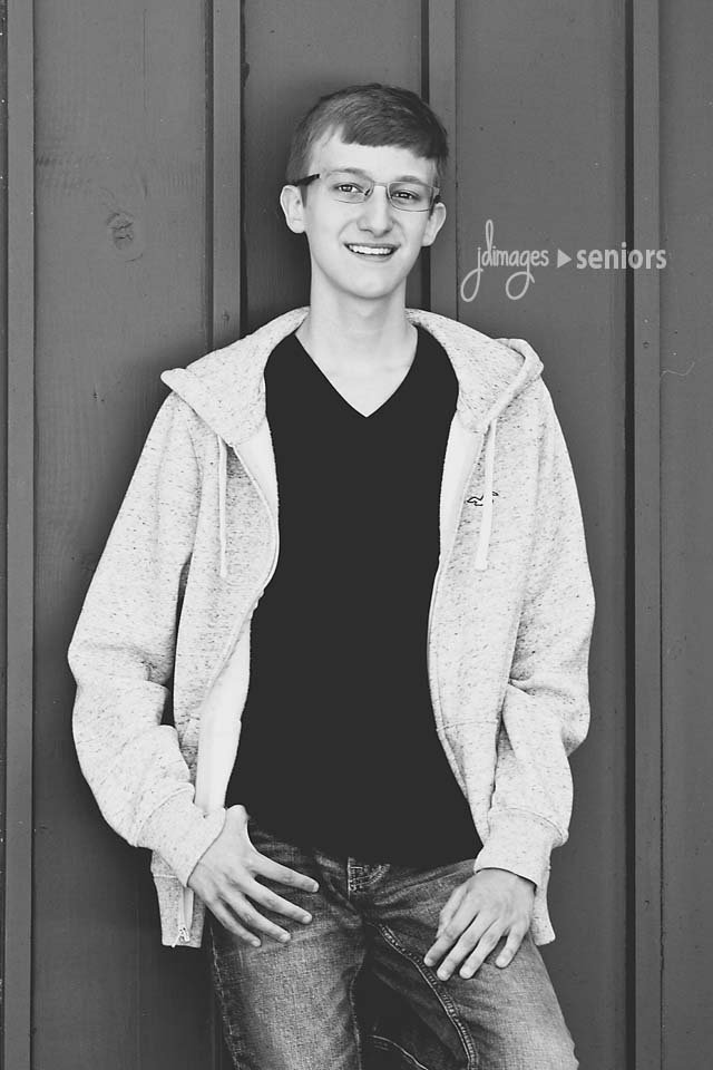 JDimagesOhio's tweet photo. Beautiful weekend for a Senior Photo Shoot! Can't wait to see how your milestone year unfolds Jack! #Darby2020 #seniors #classof2020 https://t.co/WYce0zxIrF