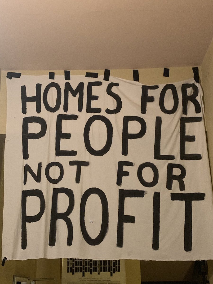 Eingetreten um ein Experiment zu wagen statt nur zu meckern! Ich bin im Haus um zu wohnen und nicht um Rendite für Spekulanten abzuwerfen! #ichbinDIESE