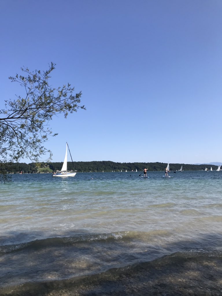 nfbmuc's tweet photo. Schöne Grüße vom Starnberger See! 😁 #Badetweet // @juia94333069 https://t.co/4PpjQqYRGk