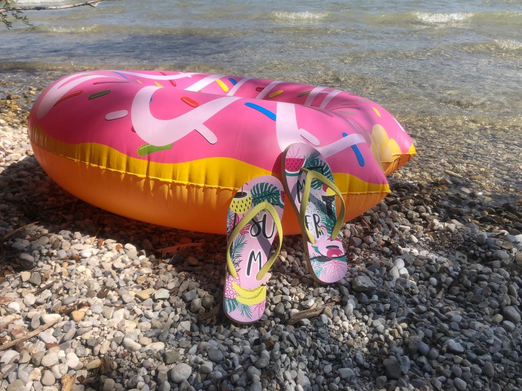 nfbmuc's tweet photo. Schöne Grüße vom Starnberger See! 😁 #Badetweet // @juia94333069 https://t.co/4PpjQqYRGk