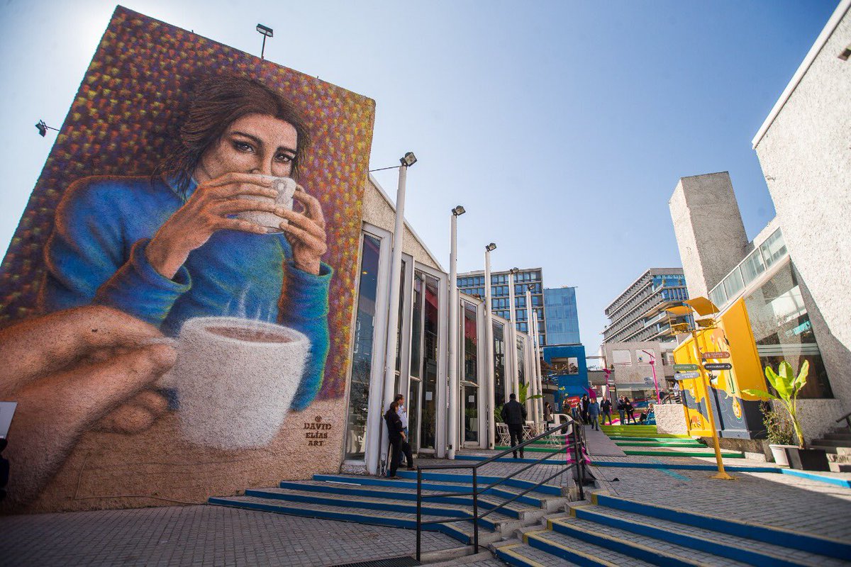 ¡Te esperamos hasta el 01 de septiembre en #CasaFOA Chile 2019! Disfruta de más de 30 espacios intervenidos por destacados decoradores, diseñadores, arquitectos, artistas y paisajistas. 
Av. Las Condes 11.271) de domingo a jueves de 11 a 20 hrs - viernes y sábado de 11 a 21 hrs.