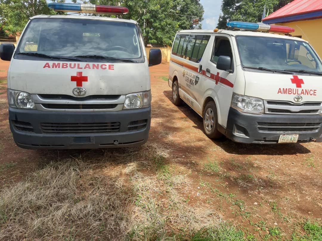 TrackaNG's tweet image. When we demand accountability on #ConstituencyProjects from Hon Pally Iriase, he failed to account for it.
Here are the ambulances in his compound we requested for. Public funds must work for the people. @seunonigbinde @luminategroup @OSIWA1  @EdoStateGovt @GovernorObaseki