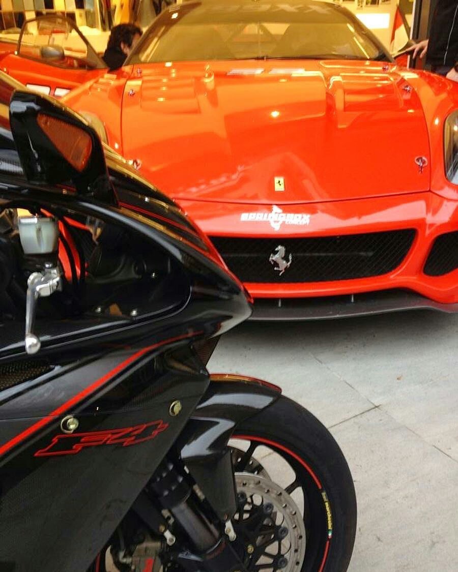mvagustistagram's tweet photo. Two wheels and four wheels, unique passion. 🔴 #MVAgusta #F4CC #RossoMVAgusta #Ferrari #599XX #RossoFerrari #luxurywithoutlimits
🔴https://t.co/Z1zufGJVu8
🔴https://t.co/aDfgrbLoyL https://t.co/Q5KcYkeIVN