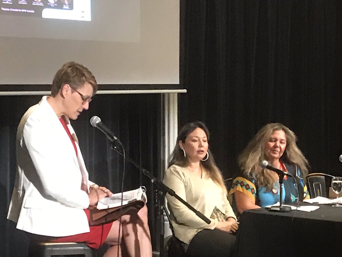 BPWMontreal1's tweet photo. AGM de BPW Canada se termine avec un panel femmes aitochtones avec Teresa Edwards et Me Elisabeth Zarpa https://t.co/QJr8ZjABuu
