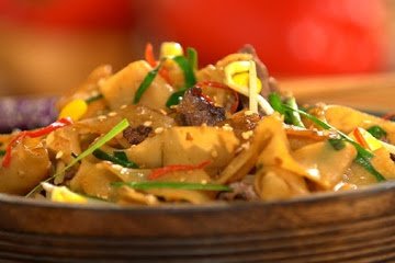 iontv's tweet photo. Don 't miss out on this chow fun! Get the recipe here: https://t.co/zFu0Wejlil #IONTVKitchen https://t.co/93IIsQOXoM