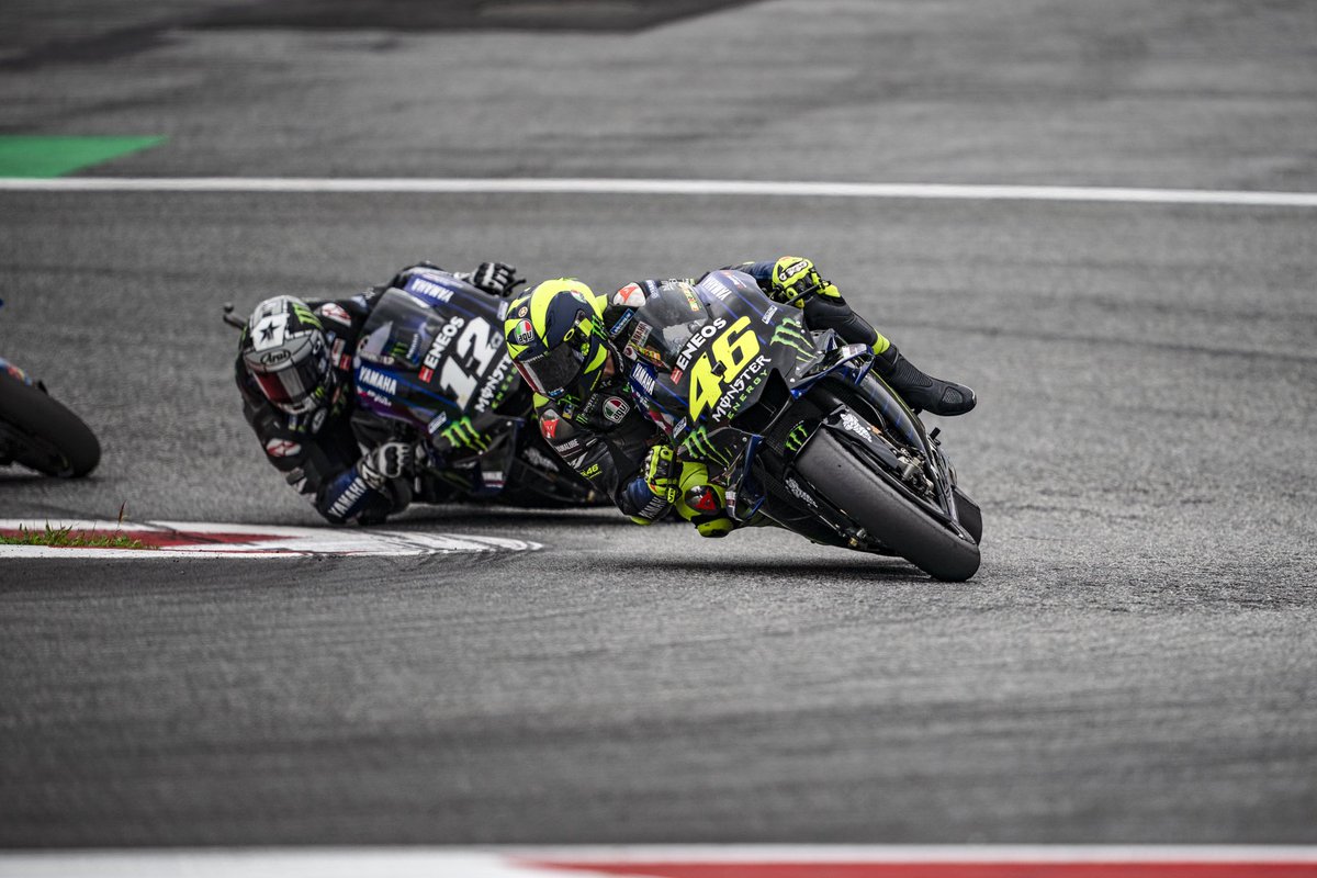 fanclubVR46's tweet photo. Gara 🏁 P4 💪🏻👏🏻 dai dai @ValeYellow46 siamo tutti con te 💛
#POPOLOGIALLO https://t.co/mrJaCCFNGO