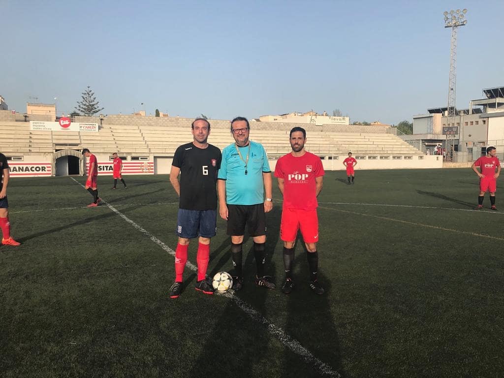 InterManacor's tweet photo. 💪🔴⚫ Ahir vàrem completar el quart partit de pretemporada: @intermanacor 5-1 @CE_ARTA.

Seguim amb bones sensacions ☑️ i agafant la millor forma física possible 🏃. Queda menys perquè comenci lo bo!!! 🔜😍

#InterSomTots #ForçaInter 🔴⚫🔴 https://t.co/GQPN05Jimy