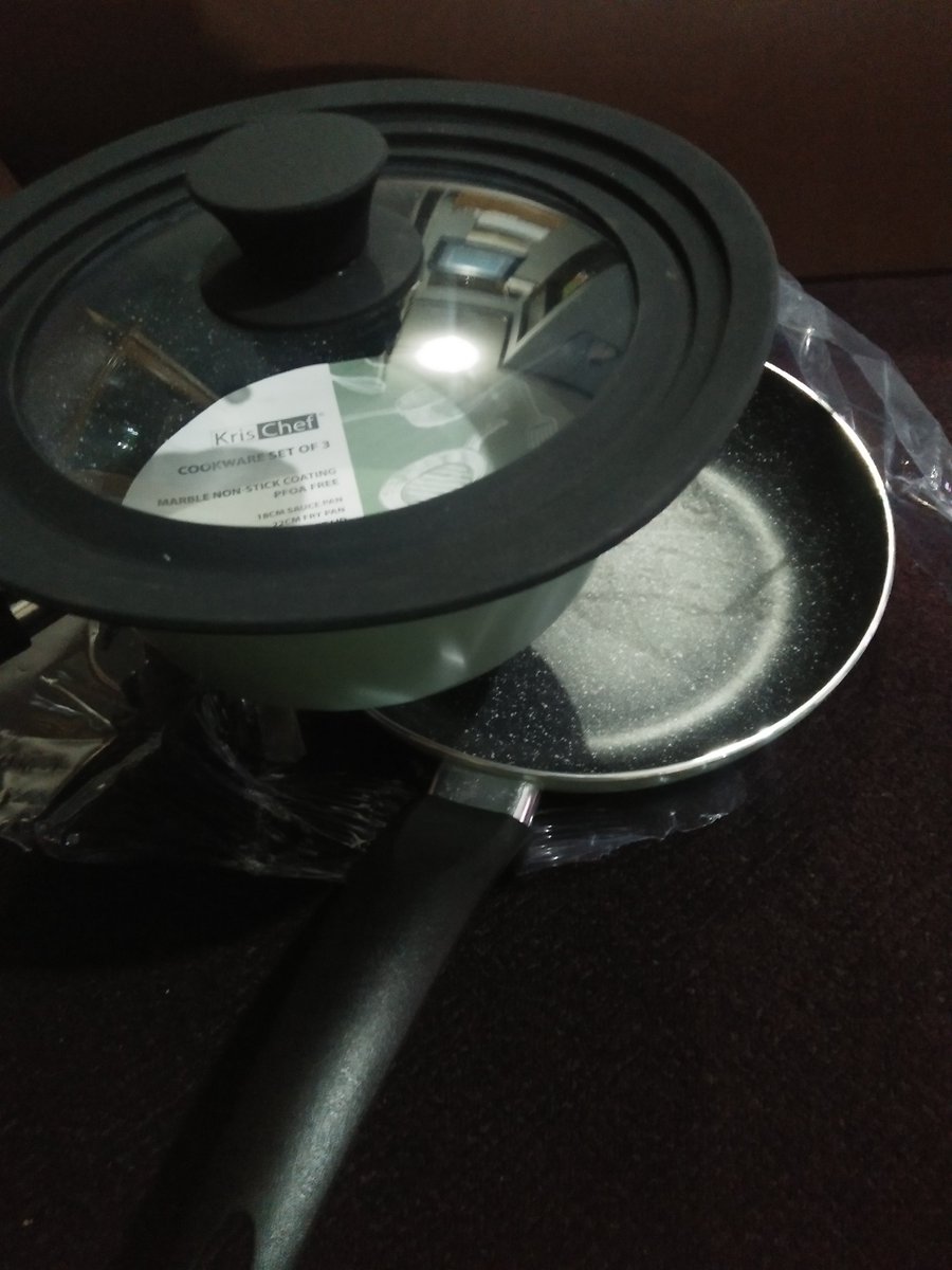 fahmy235's tweet photo. isteri lagi ngidam beli peralatan dapur , udah jadi suami rasain beli perabotan rumah😁😁😁😁 https://t.co/xeu6IsQgXL