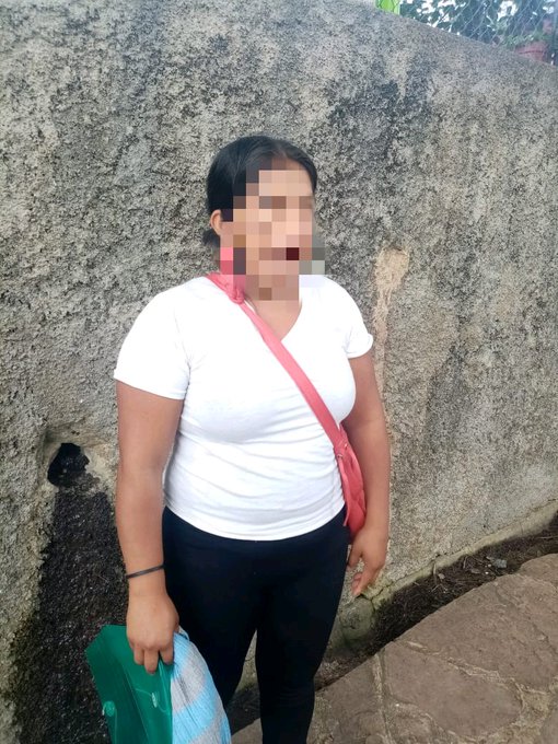 hugomorales84's tweet photo. Lorena López González fue capturada por la #PNC en el interior de un centro de votación por llevar un volante marcado, similar a una papeleta electoral. #EleccionesGT2019 #TodoNotocias @TN23NOTICIAS @T13Noticias @TelediarioGT @Noti7Guatemala https://t.co/vidV7sFhou