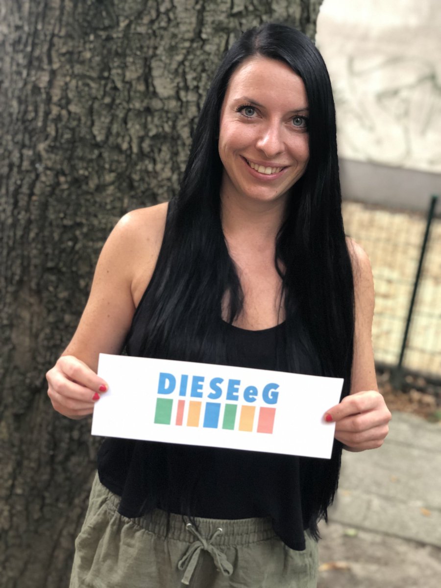HoefJenn's tweet photo. #ichbinDIESE um für den Erhalt eines lebenswerten Kiezes und gegen Verdrängung durch #mietenwahnsinn zu kämpfen! @holtei19
@Box32B @krossener36 https://t.co/Ml6iqiveQS