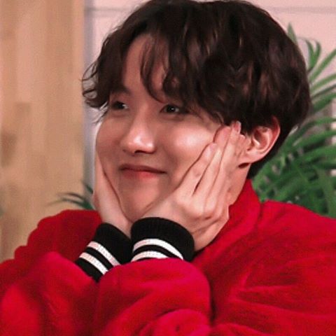 LaJhopeBiased1's tweet photo. Lo más hermoso que verás hoy hoseok tierno 😍❤️ muero con su ternura ❤️🌻 #hoseok #BTSARMY #hoseok_twt #hoseokedit #JHOPE #hoseokedit #BTS https://t.co/FoMkvl6Qch