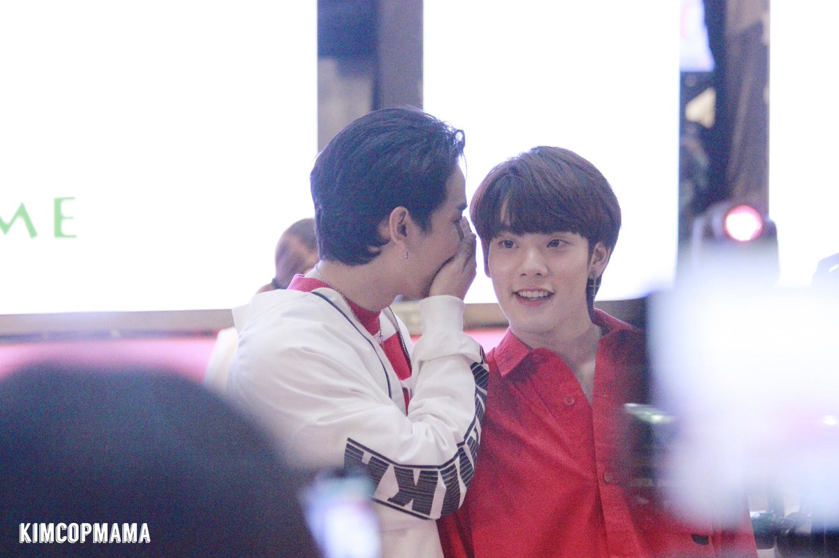 kimcopmama's tweet photo. คุยอะไรกันน้อออออ ~~ ❤️🤭

#คิมคอป #คอปคิม #พี่เตอร์สินกำ #ขุณขิมมอญ  #kimcop #copter #kimmon @CTR2DAB @KiimMon 
#TKNxSBFIVEinMyanmar https://t.co/HcdKvgJcUU