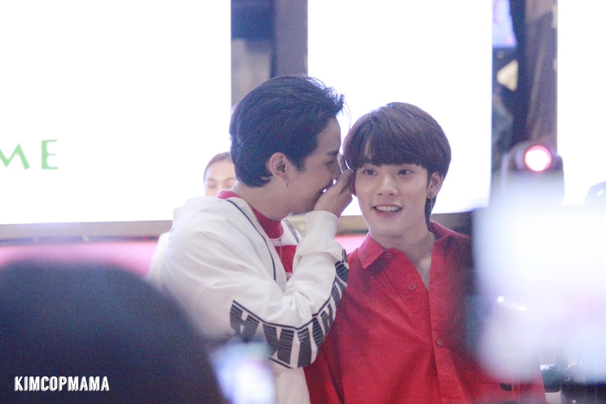 kimcopmama's tweet photo. คุยอะไรกันน้อออออ ~~ ❤️🤭

#คิมคอป #คอปคิม #พี่เตอร์สินกำ #ขุณขิมมอญ  #kimcop #copter #kimmon @CTR2DAB @KiimMon 
#TKNxSBFIVEinMyanmar https://t.co/HcdKvgJcUU