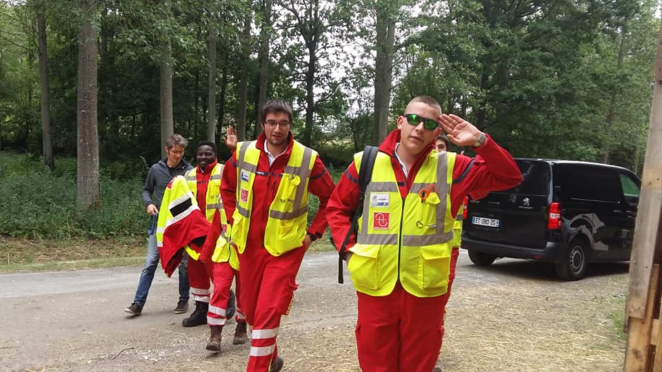 UnassSommoise's tweet photo. Nous voilà de retour dans la forêt magique de Cernoy qui est remplie de sympathie et de bonne humeur!

Grâce à tous, nous pouvons travailler en toute tranquillité et avec motivation pendant ces quatre jours.

#UNASS
#VisMaVieDeSeciuriste
#CelebrationDayFestival
#DPS
#PSE https://t.co/37sxLqoqPJ