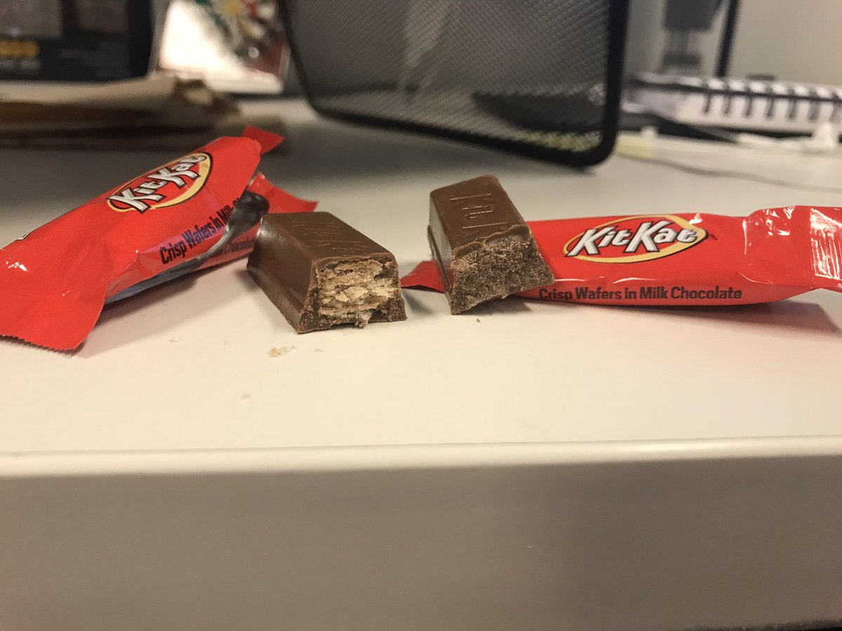 ConceptsNWords's tweet photo. @Nestle @NestleUSA @KitKat_US one of my #KitKat is NOT like the other 😞 where’s the wafer?! 😭 https://t.co/2bjY3F1KRP