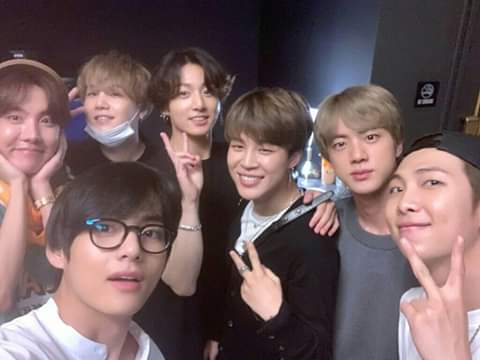 RoseJouana's tweet photo. Im happy that finally they will going to have a extended break to rest 🥰 We will miss you but we ARMYs know that you deserve this. 🤗 Have fun and  have a safe and peaceful vacation my YOUniverse. Iloveyouuuuu 💜😘

#RestWellBTS https://t.co/NTlIcqbQlt