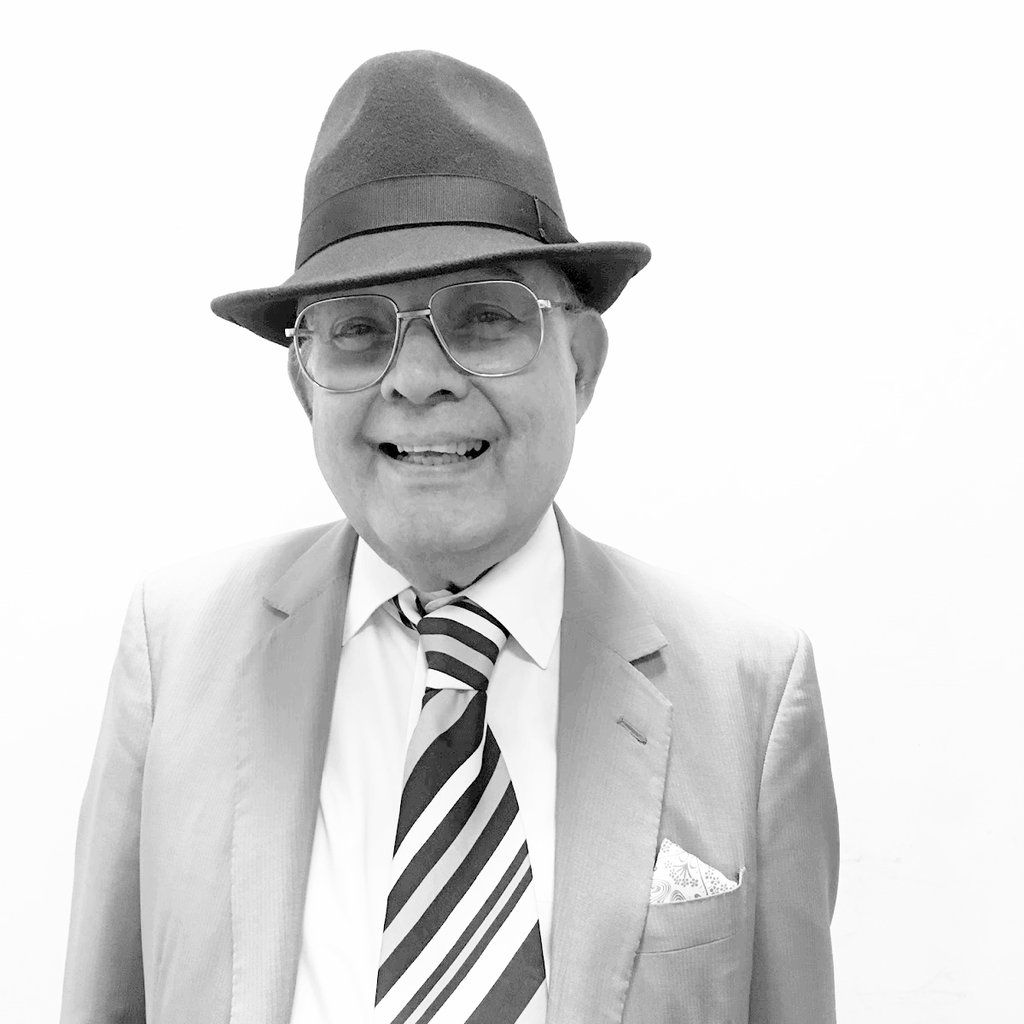 Deeply saddened to receive news from London the passing of Dato Yunus Raiss  today. Always remember him polishing Msians in London on the importance of good command in English. Alfatihah.