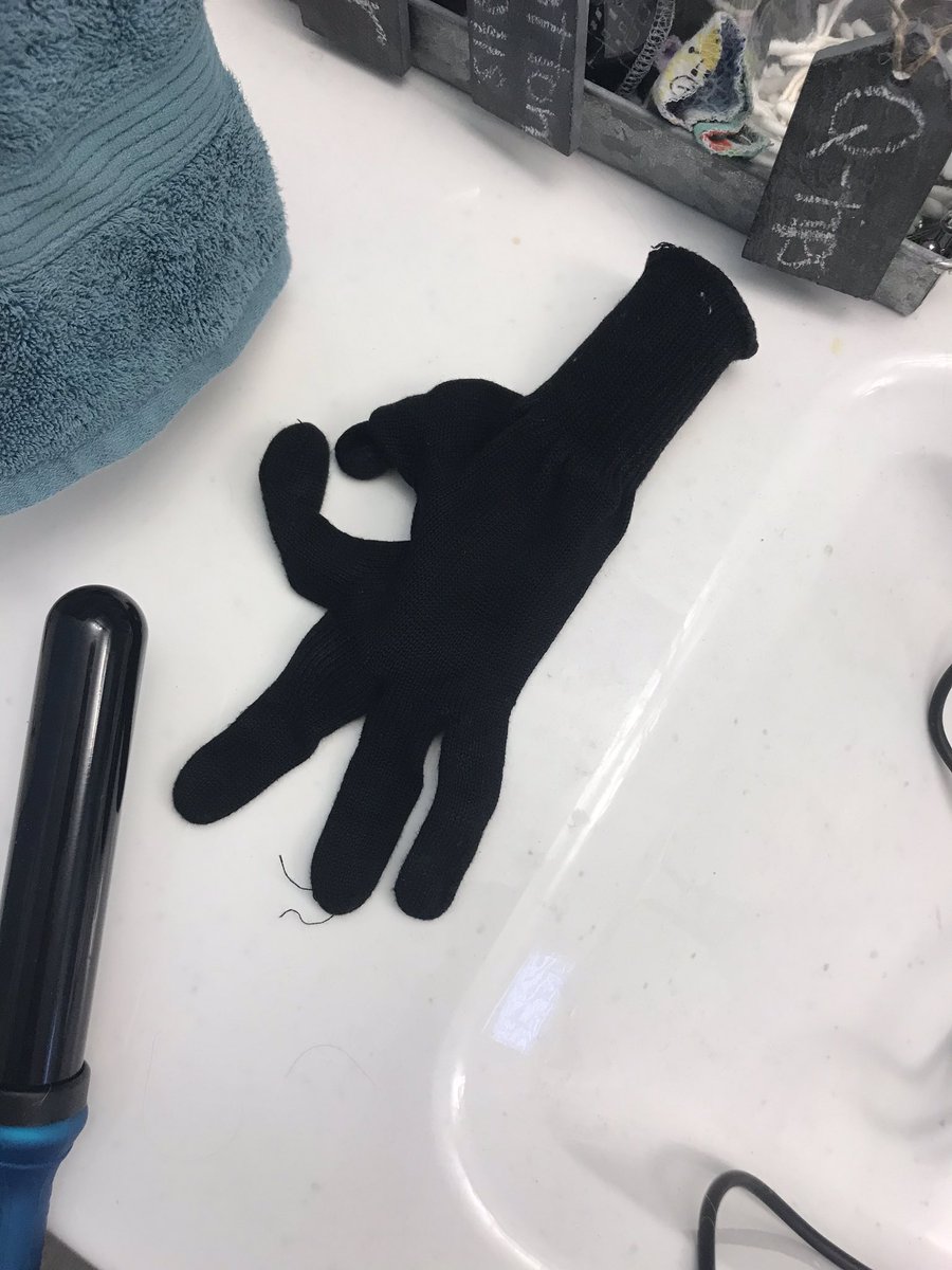 Tousheigh's tweet photo. My curling glove was trynna be slick https://t.co/LRw519Lk5V