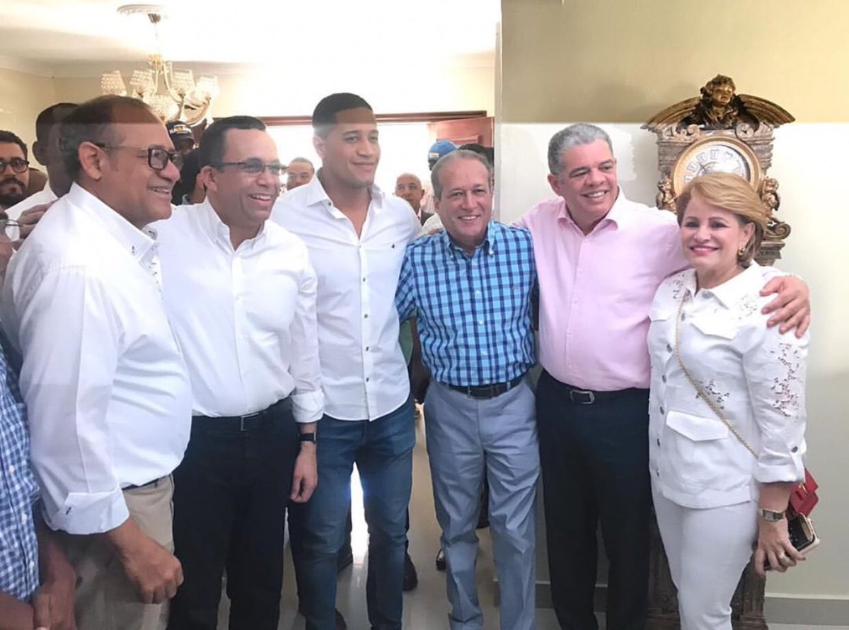 sinfalloreinald's tweet photo. Unión del Danilismo, Reinaldo Presidente https://t.co/cXlTqGqDFf