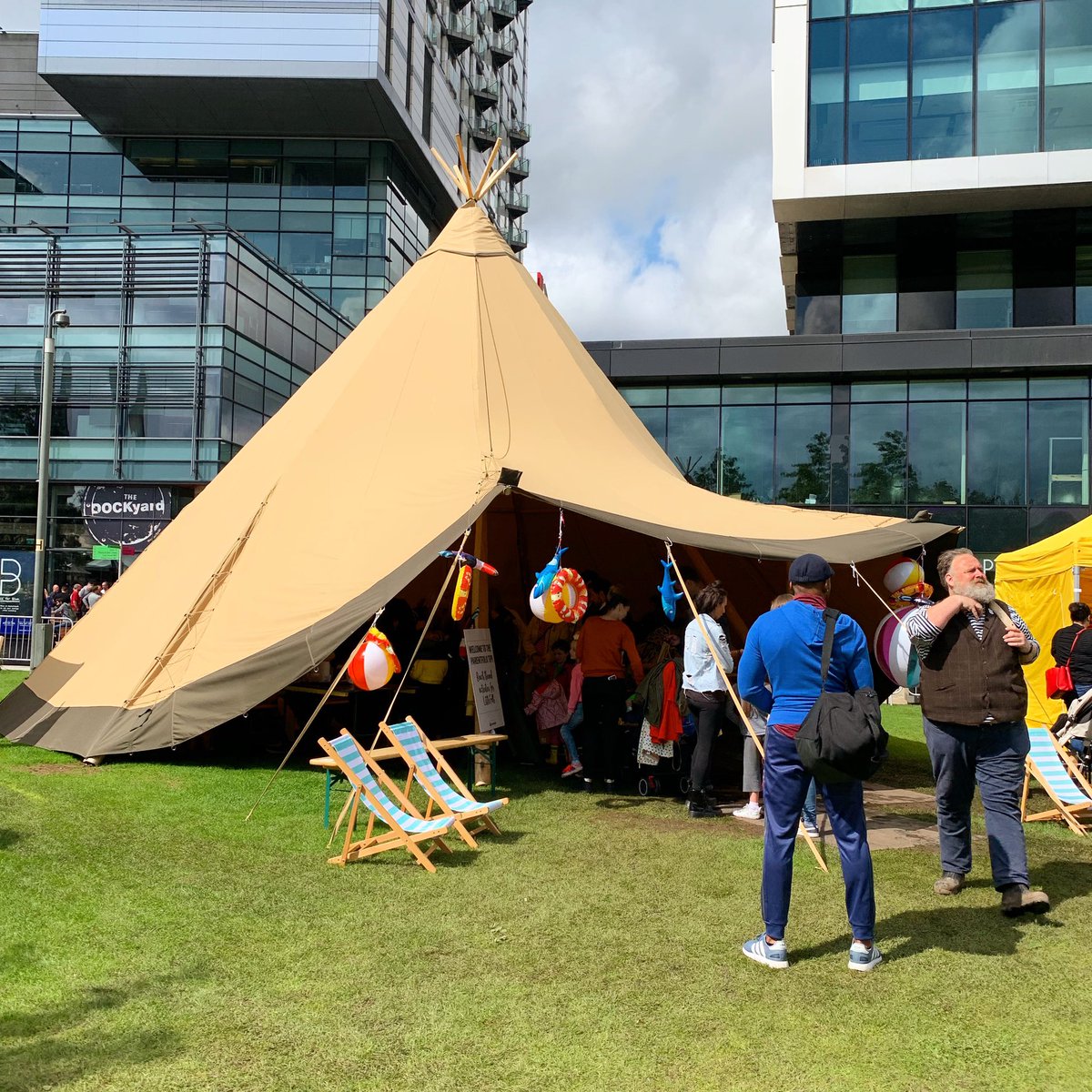 MediaCityUK's tweet photo. Have you had a peek in the @ParentFolk tipis to see what craft activities you and your little ones can do at @MediaCityUK’s #SummerWeekender? https://t.co/cNZHvQdmHL