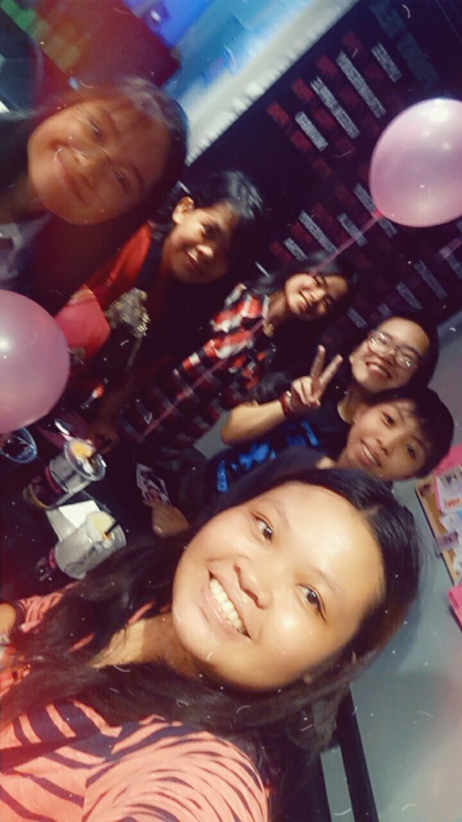 JuLisayah's tweet photo. Thank you guys! Saya niyo kasama!
#NewFriends😊
#ThreeYearsWithBLACKINK
#Filosé
@BLINKstop_ph https://t.co/vCOZD1t6NZ